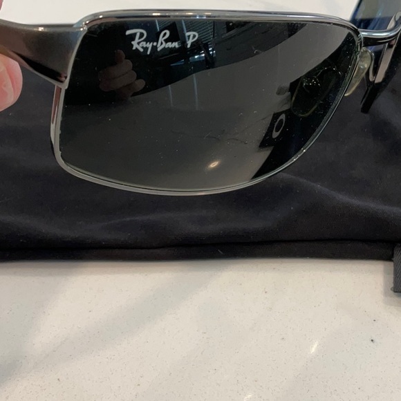 Like new Ray-Ban polarized sunglasses - Picture 5 of 6